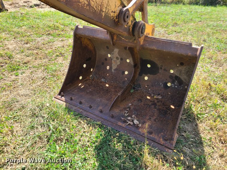 image for item GB9015 2005 Case CX240  long reach excavator