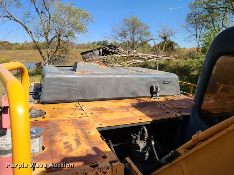 image for item GB9015 2005 Case CX240  long reach excavator