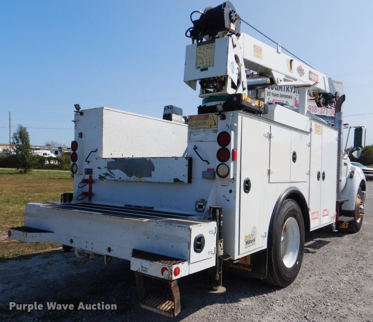 image for item GM9202 2008 Ford F650 Super Duty XL  utility truck with crane