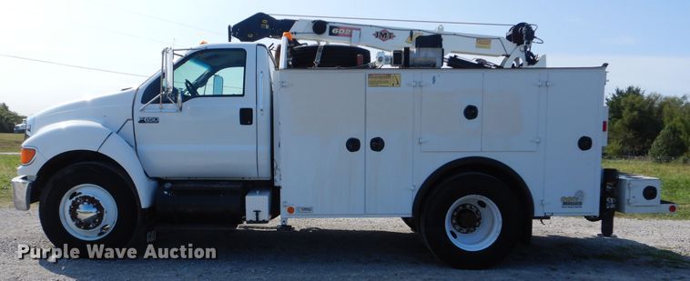 image for item GM9202 2008 Ford F650 Super Duty XL  utility truck with crane