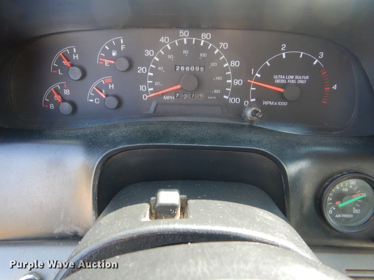 image for item GM9202 2008 Ford F650 Super Duty XL  utility truck with crane