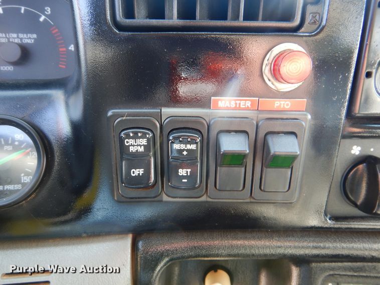 image for item GM9202 2008 Ford F650 Super Duty XL  utility truck with crane