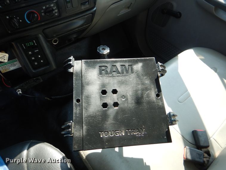 image for item GM9202 2008 Ford F650 Super Duty XL  utility truck with crane