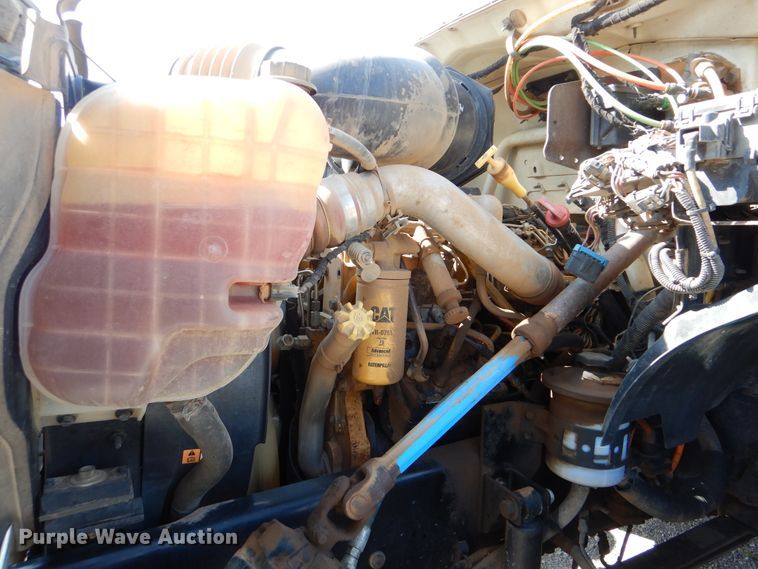 image for item GM9202 2008 Ford F650 Super Duty XL  utility truck with crane