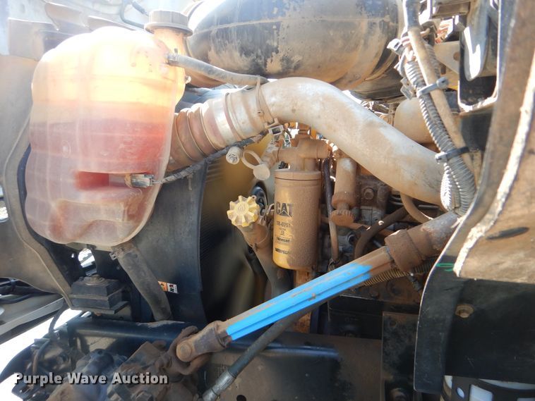 image for item GM9202 2008 Ford F650 Super Duty XL  utility truck with crane