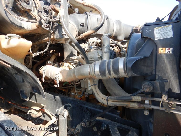 image for item GM9202 2008 Ford F650 Super Duty XL  utility truck with crane