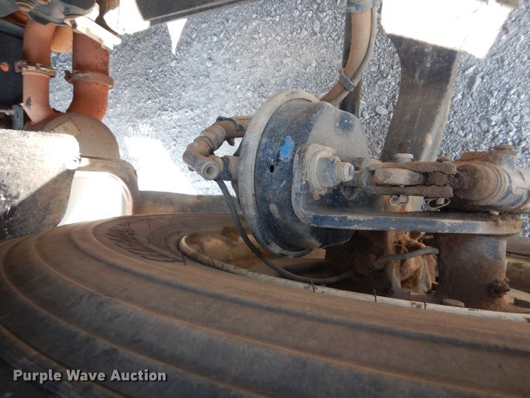 image for item GM9202 2008 Ford F650 Super Duty XL  utility truck with crane