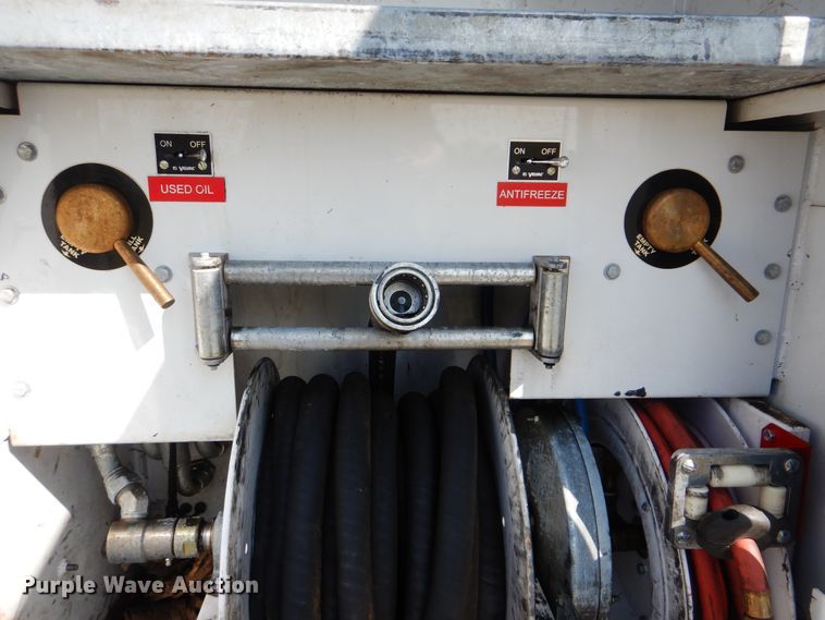 image for item GM9202 2008 Ford F650 Super Duty XL  utility truck with crane