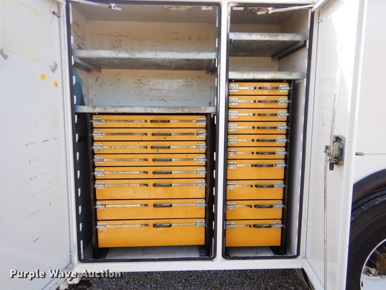 image for item GM9202 2008 Ford F650 Super Duty XL  utility truck with crane