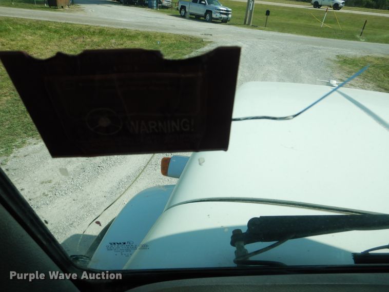 image for item GM9204 2013 Peterbilt 367  vacuum truck