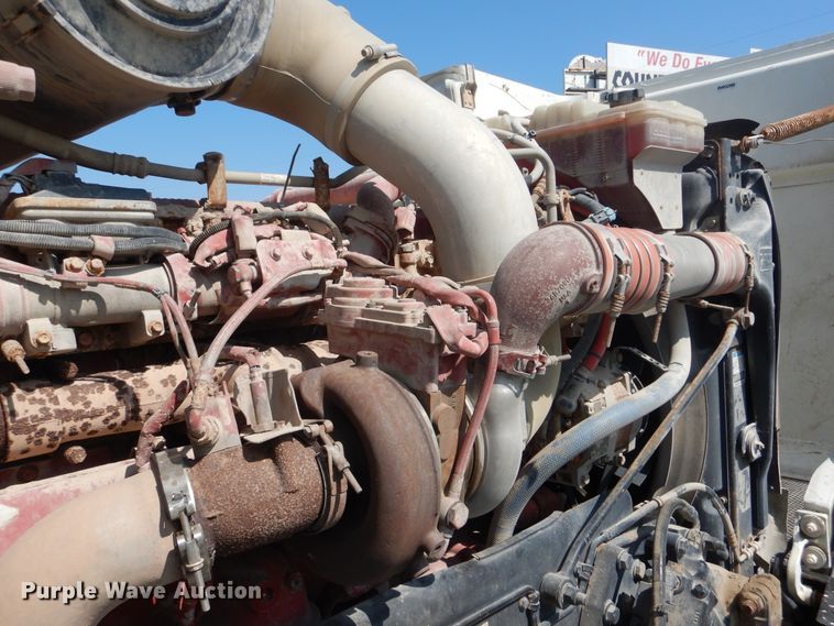 image for item GM9204 2013 Peterbilt 367  vacuum truck