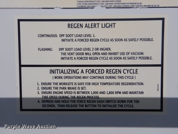 image for item GM9204 2013 Peterbilt 367  vacuum truck