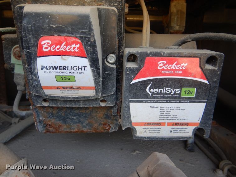 image for item GM9204 2013 Peterbilt 367  vacuum truck