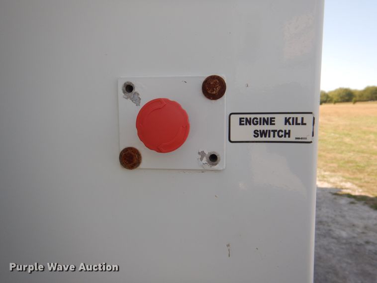 image for item GM9204 2013 Peterbilt 367  vacuum truck