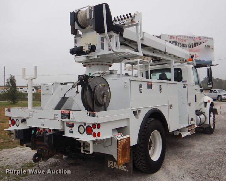 image for item GM9205 2011 International 4300  digger derrick truck