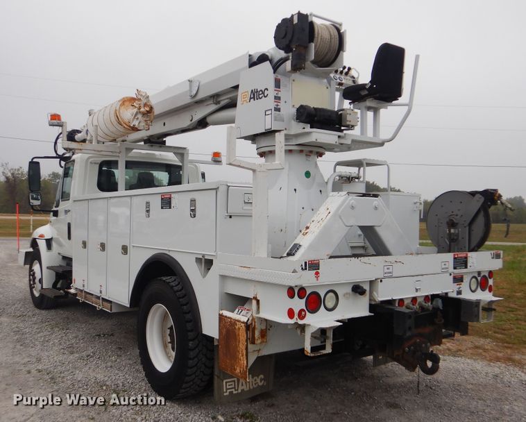 image for item GM9205 2011 International 4300  digger derrick truck