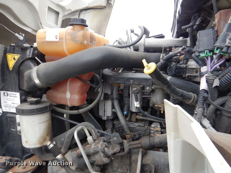 image for item GM9205 2011 International 4300  digger derrick truck