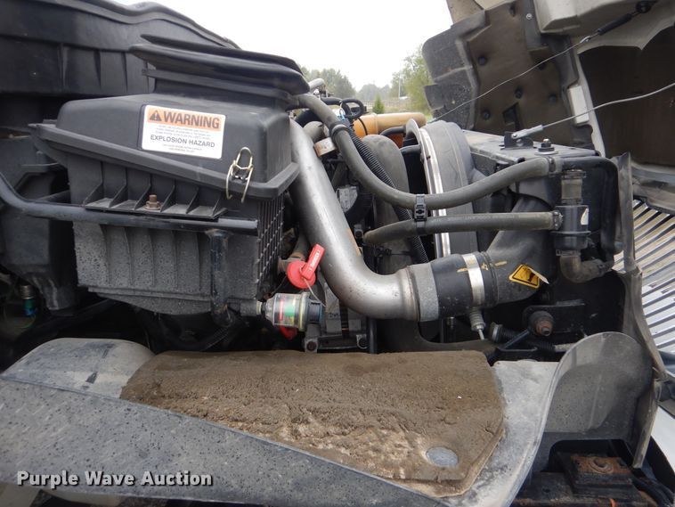 image for item GM9205 2011 International 4300  digger derrick truck