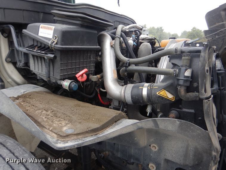 image for item GM9205 2011 International 4300  digger derrick truck