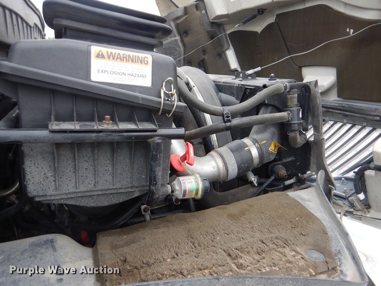 image for item GM9205 2011 International 4300  digger derrick truck