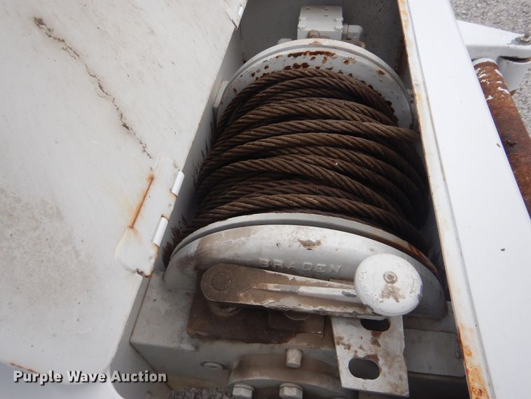 image for item GM9205 2011 International 4300  digger derrick truck