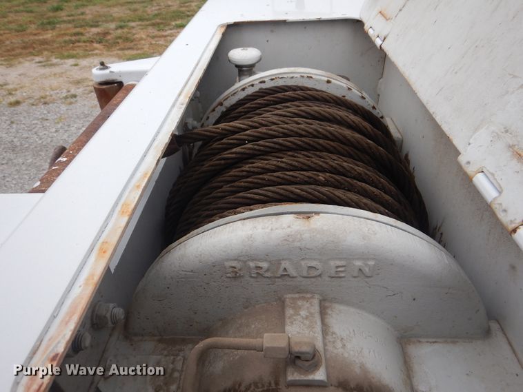 image for item GM9205 2011 International 4300  digger derrick truck