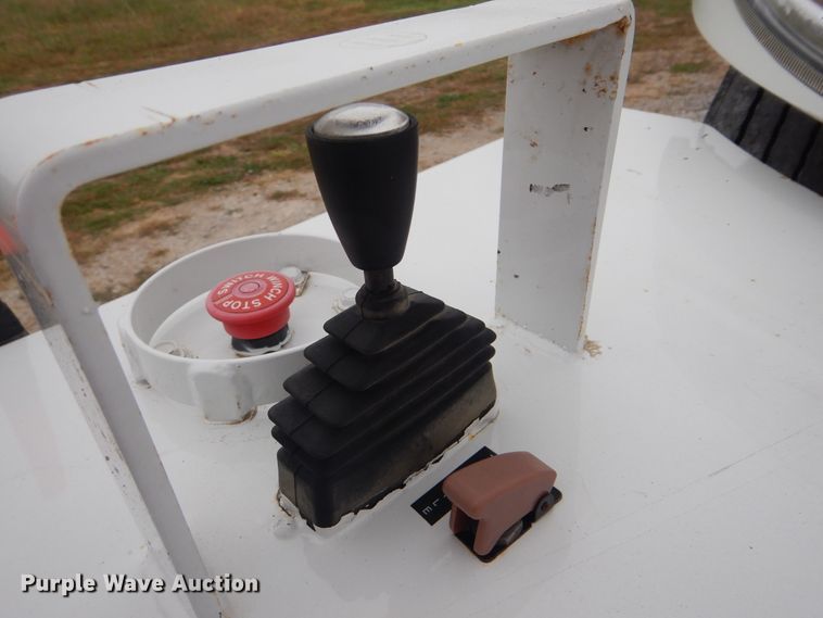 image for item GM9205 2011 International 4300  digger derrick truck