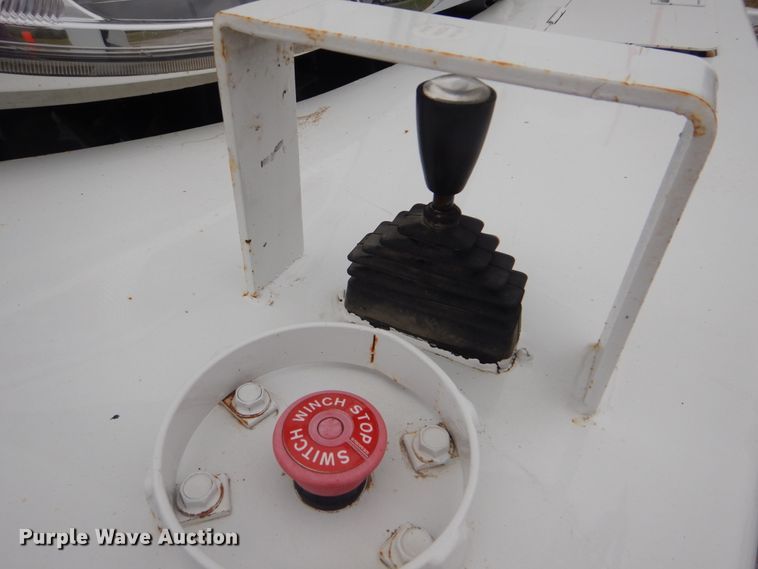 image for item GM9205 2011 International 4300  digger derrick truck