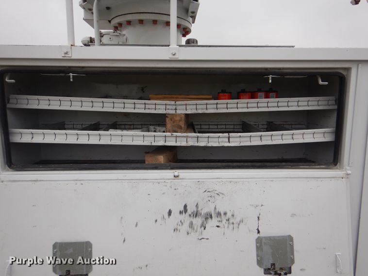 image for item GM9205 2011 International 4300  digger derrick truck