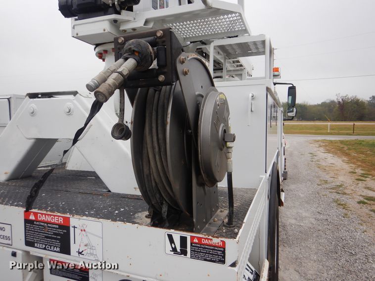 image for item GM9205 2011 International 4300  digger derrick truck