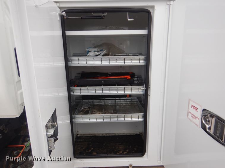 image for item GM9205 2011 International 4300  digger derrick truck