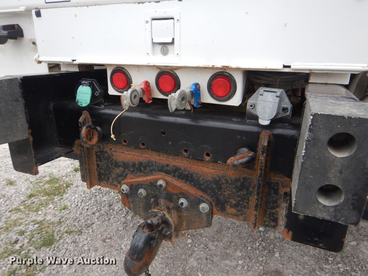 image for item GM9205 2011 International 4300  digger derrick truck