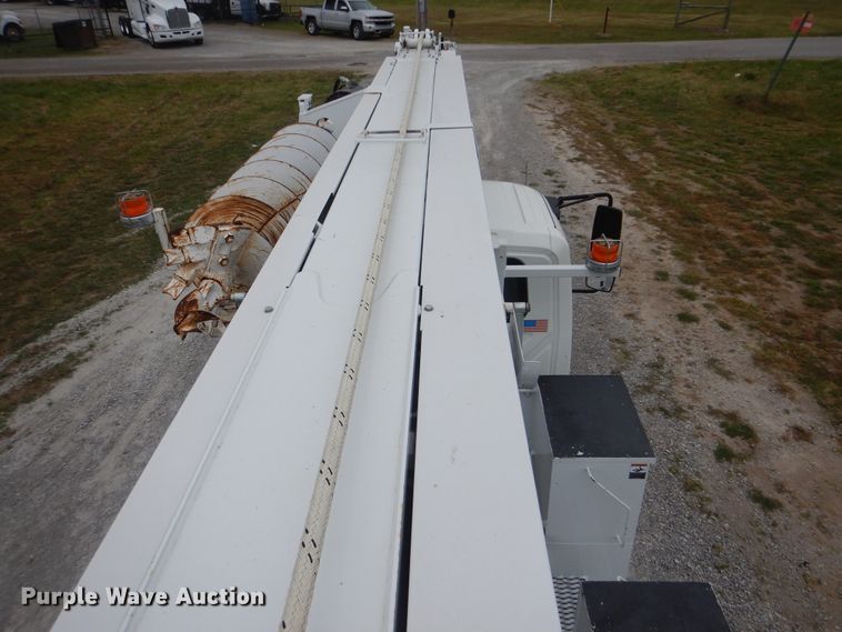 image for item GM9205 2011 International 4300  digger derrick truck