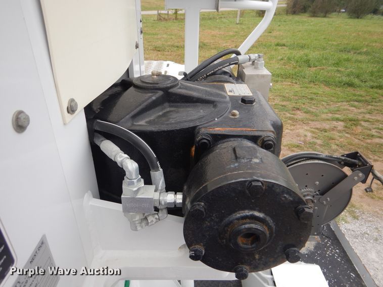 image for item GM9205 2011 International 4300  digger derrick truck