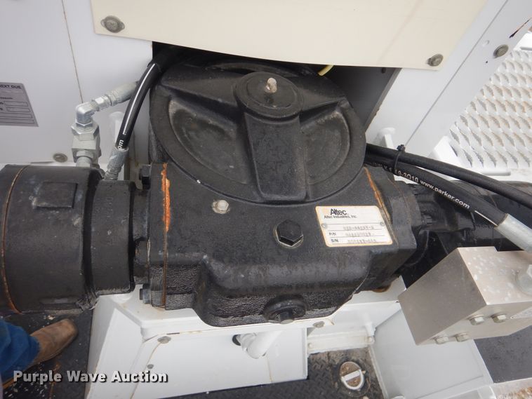 image for item GM9205 2011 International 4300  digger derrick truck