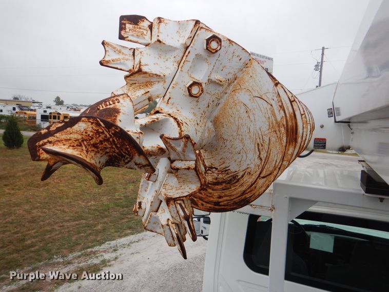 image for item GM9205 2011 International 4300  digger derrick truck