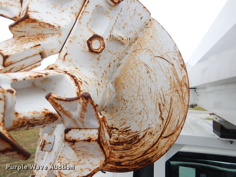 image for item GM9205 2011 International 4300  digger derrick truck