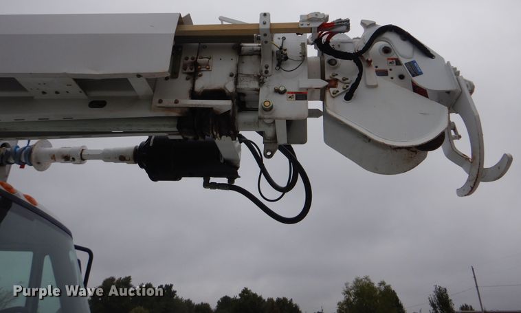 image for item GM9205 2011 International 4300  digger derrick truck