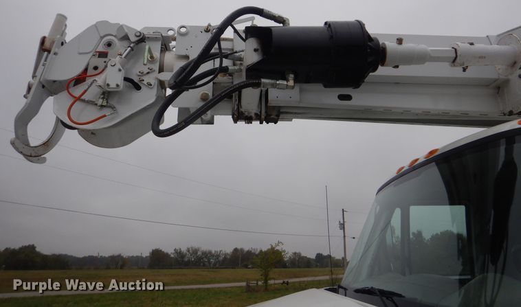 image for item GM9205 2011 International 4300  digger derrick truck