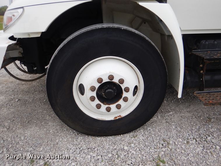 image for item GM9205 2011 International 4300  digger derrick truck