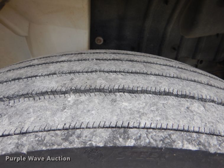 image for item GM9205 2011 International 4300  digger derrick truck