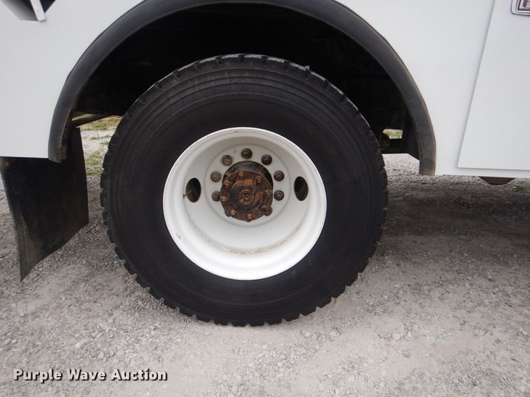 image for item GM9205 2011 International 4300  digger derrick truck