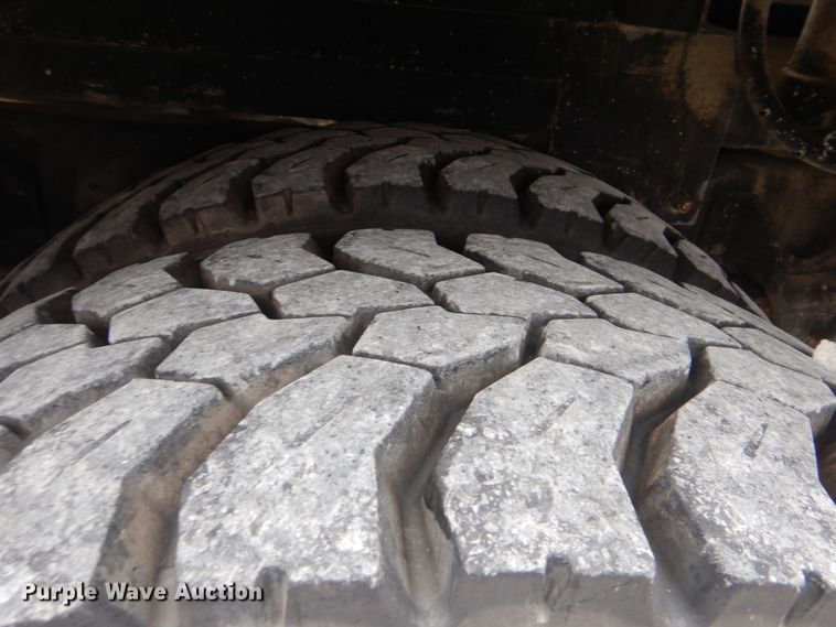 image for item GM9205 2011 International 4300  digger derrick truck