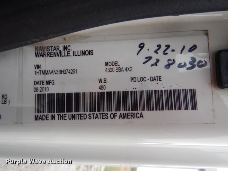 image for item GM9205 2011 International 4300  digger derrick truck