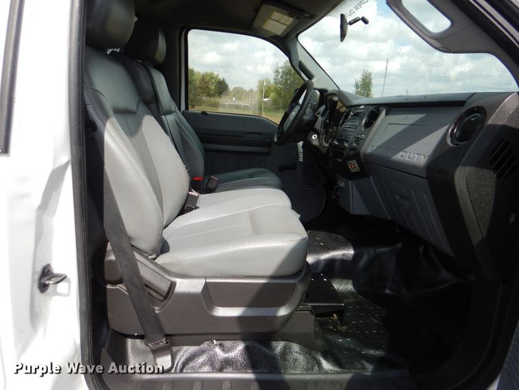 image for item GM9214 2012 Ford F550 Super Duty  vacuum truck