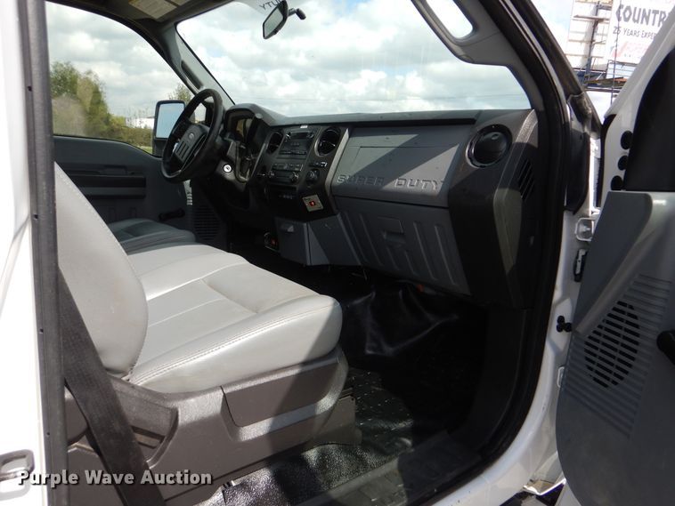 image for item GM9214 2012 Ford F550 Super Duty  vacuum truck