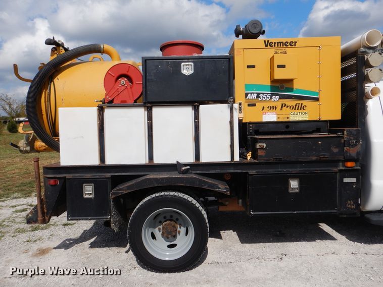 image for item GM9214 2012 Ford F550 Super Duty  vacuum truck