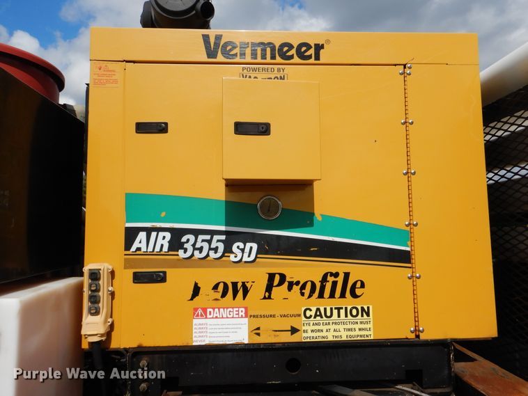 image for item GM9214 2012 Ford F550 Super Duty  vacuum truck