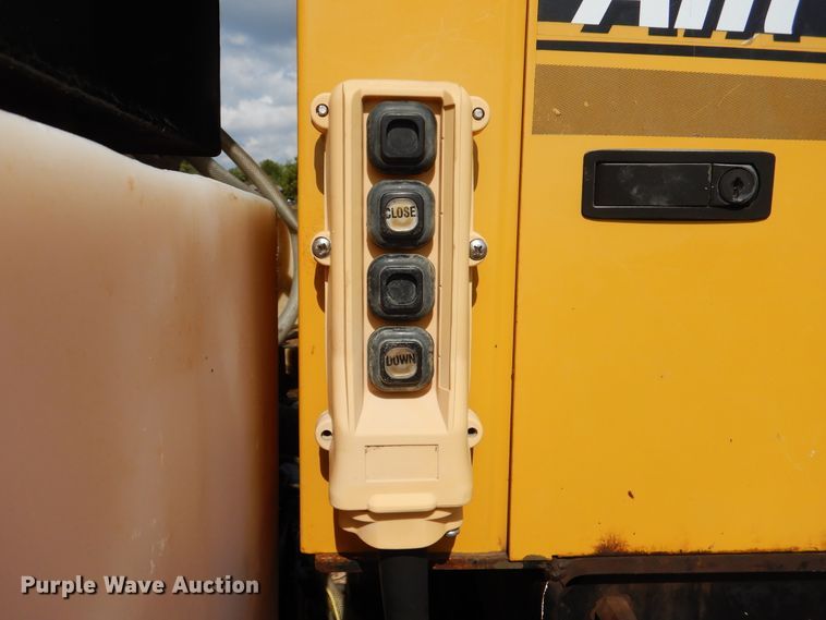 image for item GM9214 2012 Ford F550 Super Duty  vacuum truck