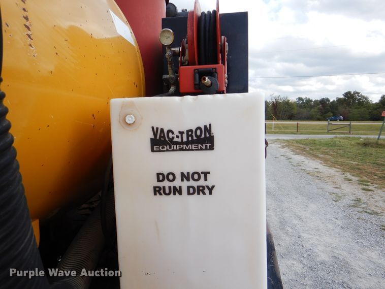 image for item GM9214 2012 Ford F550 Super Duty  vacuum truck